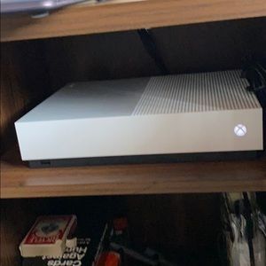 Xbox one s 1tb recently bought last year